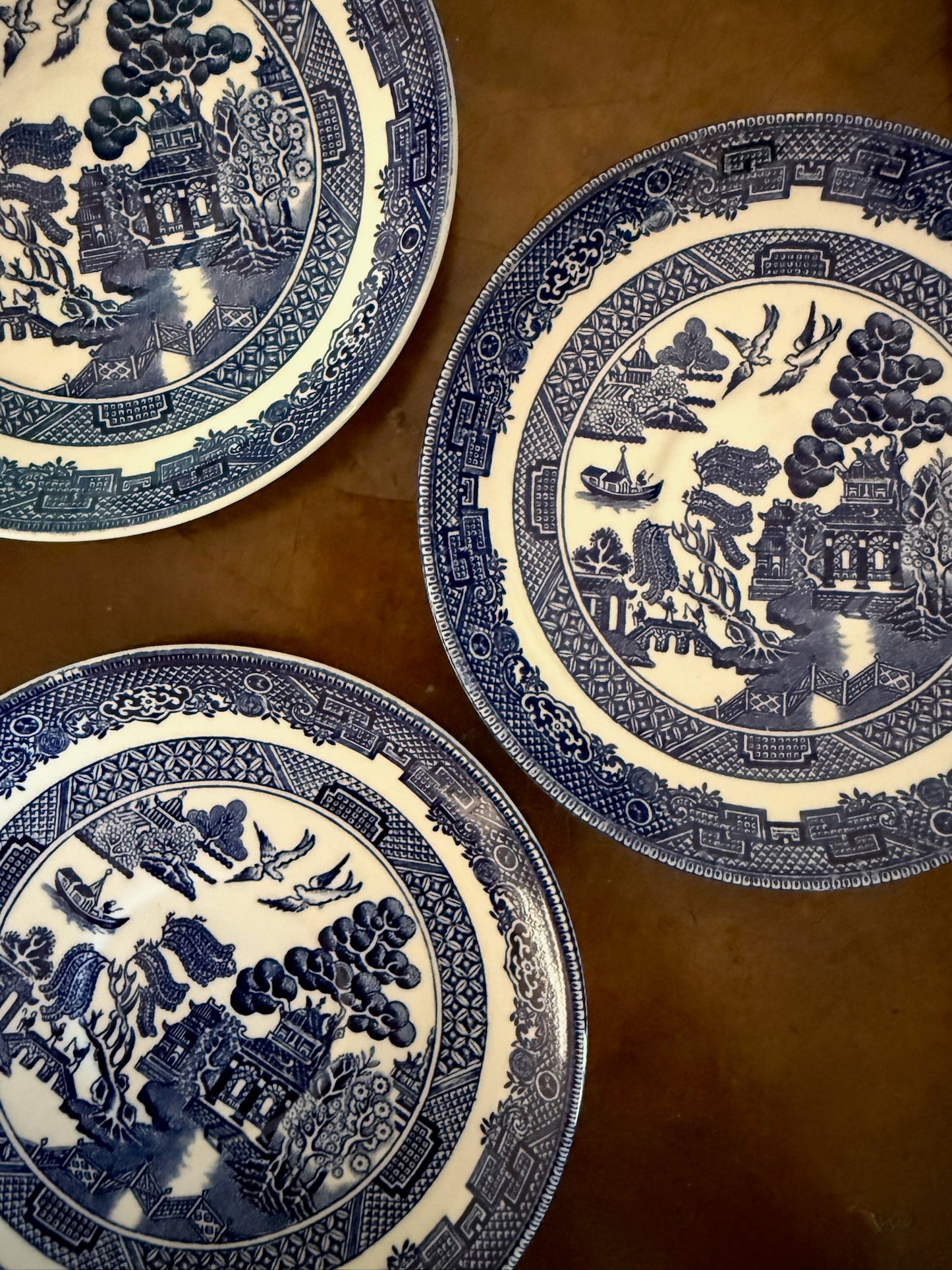Blue and White Willow Pattern Teacups and Saucers Set of 6